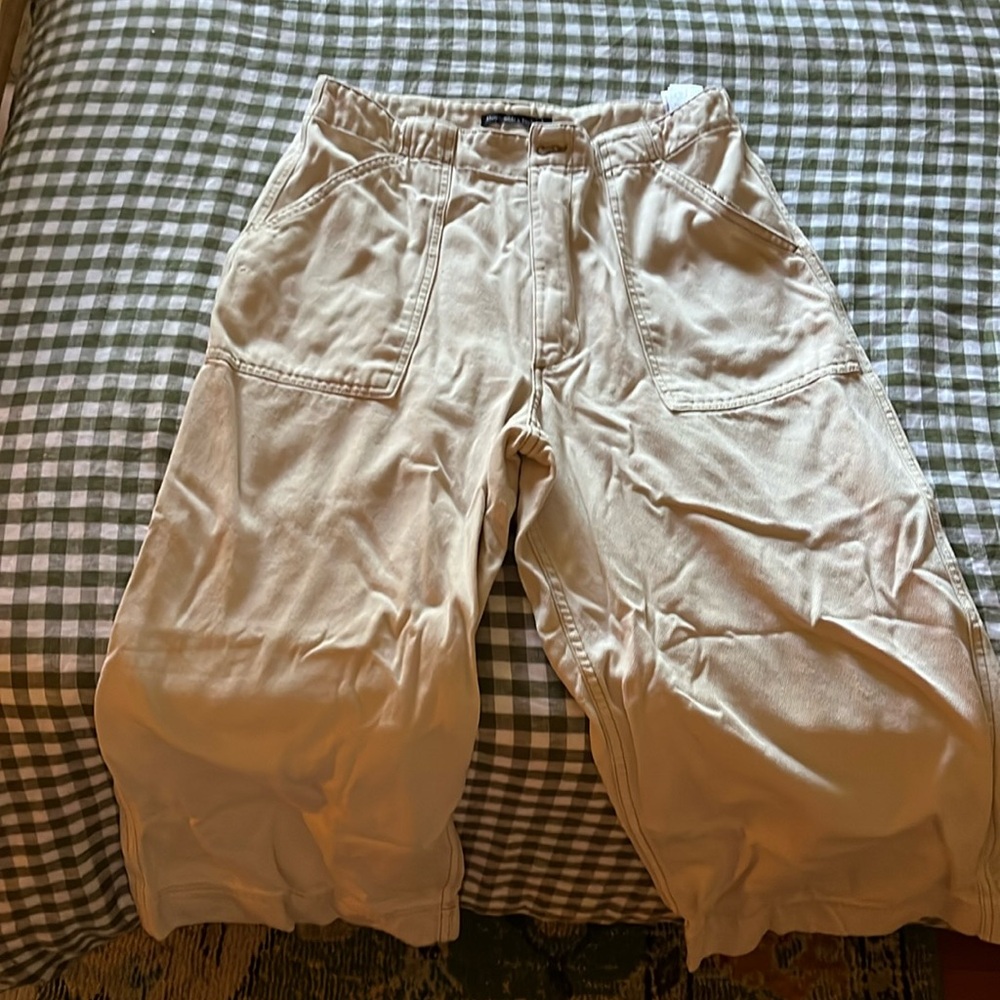 Abercrombie & Fitch High Rise Wide Leg Cream Crop Pants